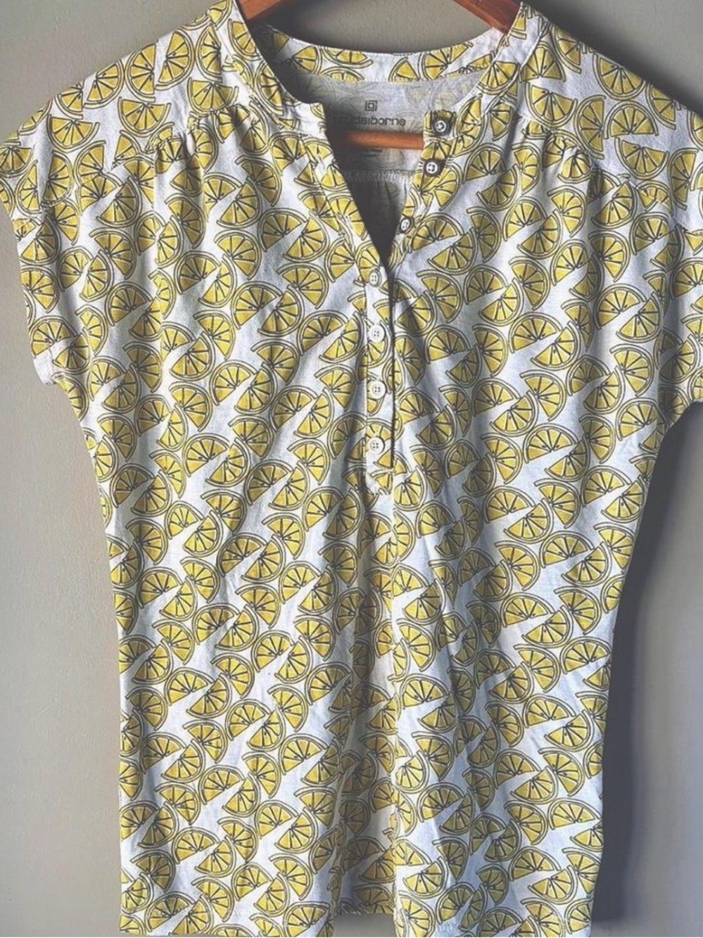 Liz Claiborne Lemon Print Henley Tee 2000s Coastal Cute Top